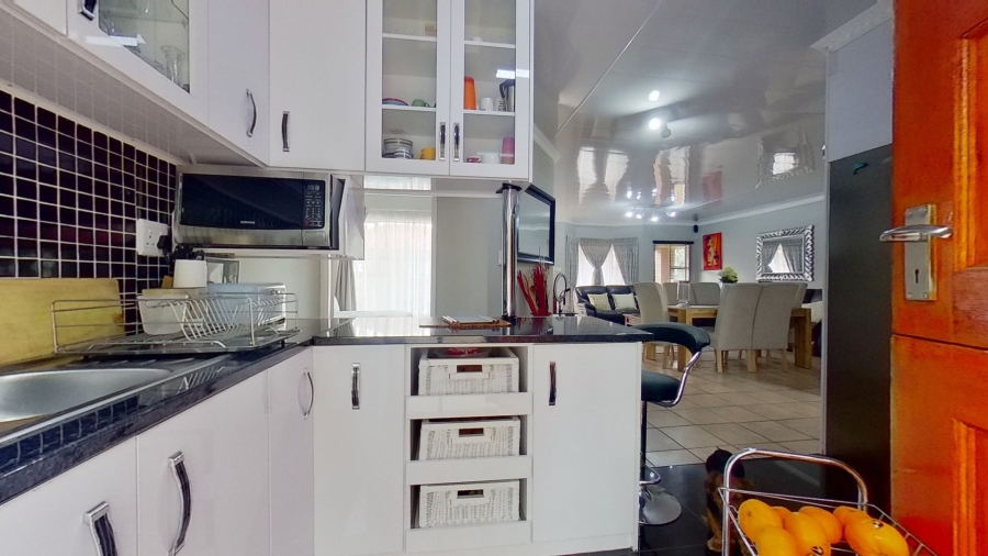 4 Bedroom Property for Sale in Heuwelsig Free State